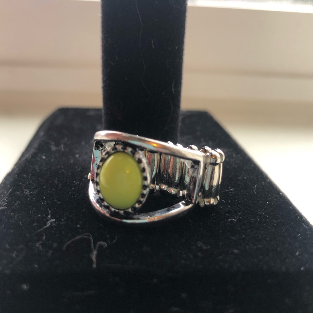 Ring 💍 - Picture 2 of 2